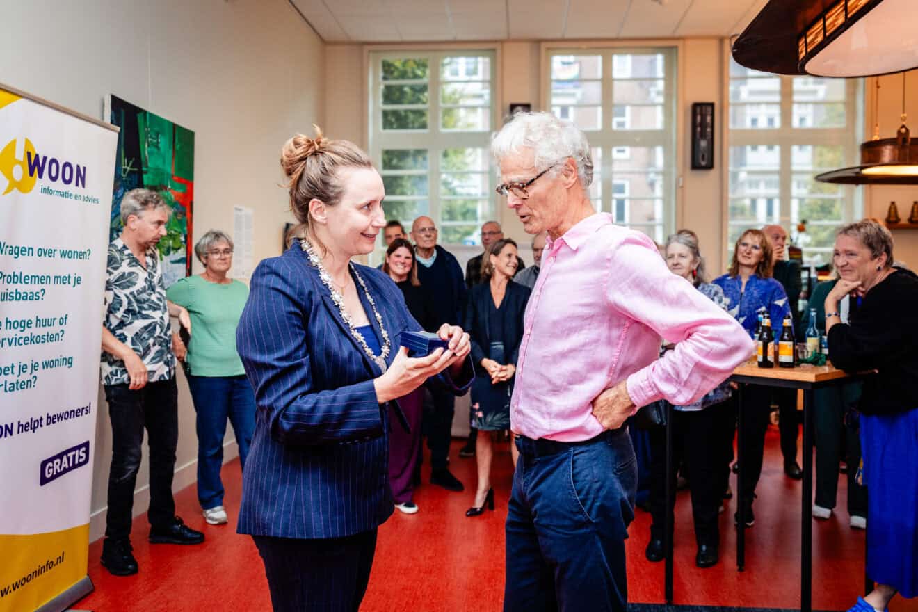 Evert Bartlema ontvangt Andreaspenning bij afscheid